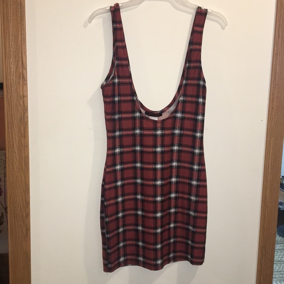 Two Piece red plaid Fashion Nova dress - Picture 4 of 4
